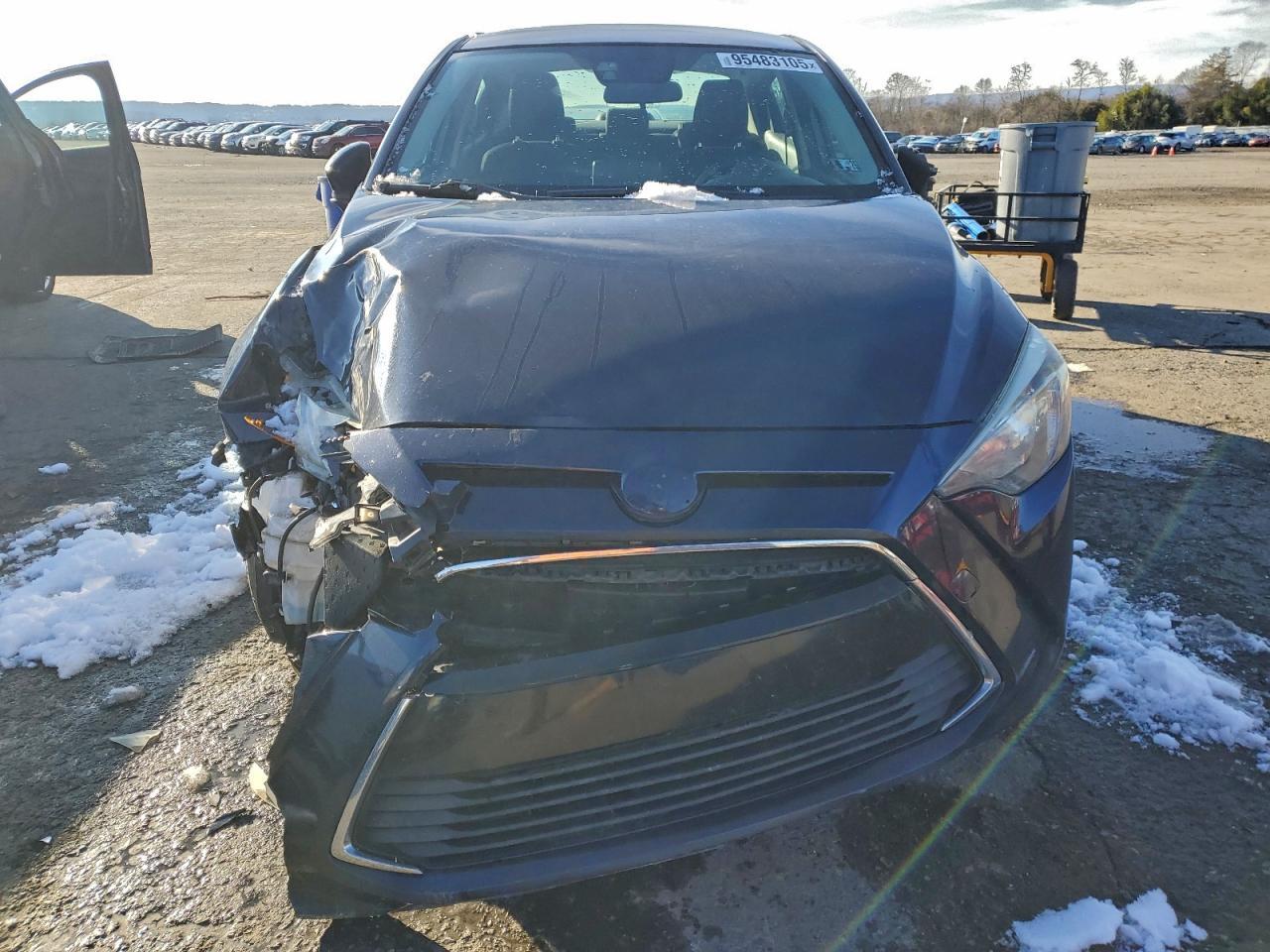 2018 Toyota Yaris Ia - Фото 5