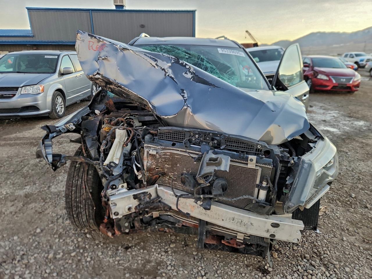 2019 Nissan Pathfinder S - Image 5