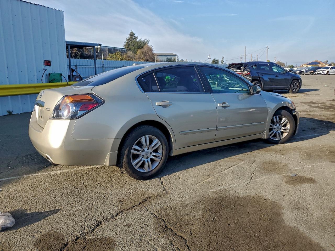 2010 Nissan Altima Base - Image 3