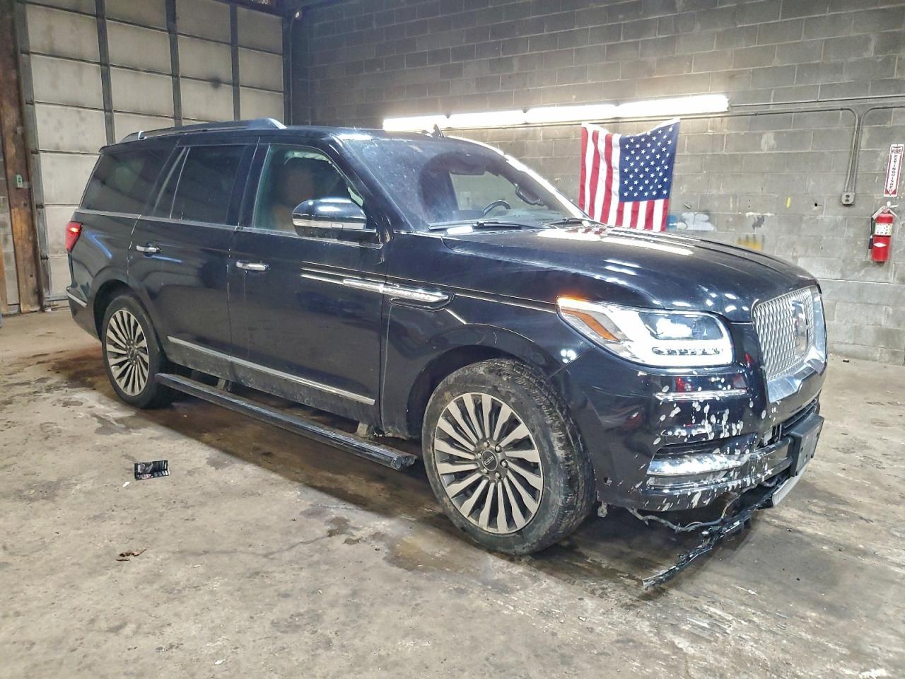 2019 Lincoln Navigator Reserve - Image 4