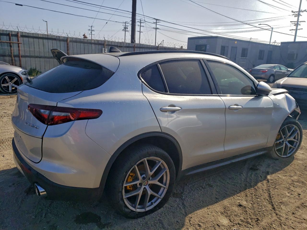 2018 Alfa Romeo Stelvio Sport - Фото 3