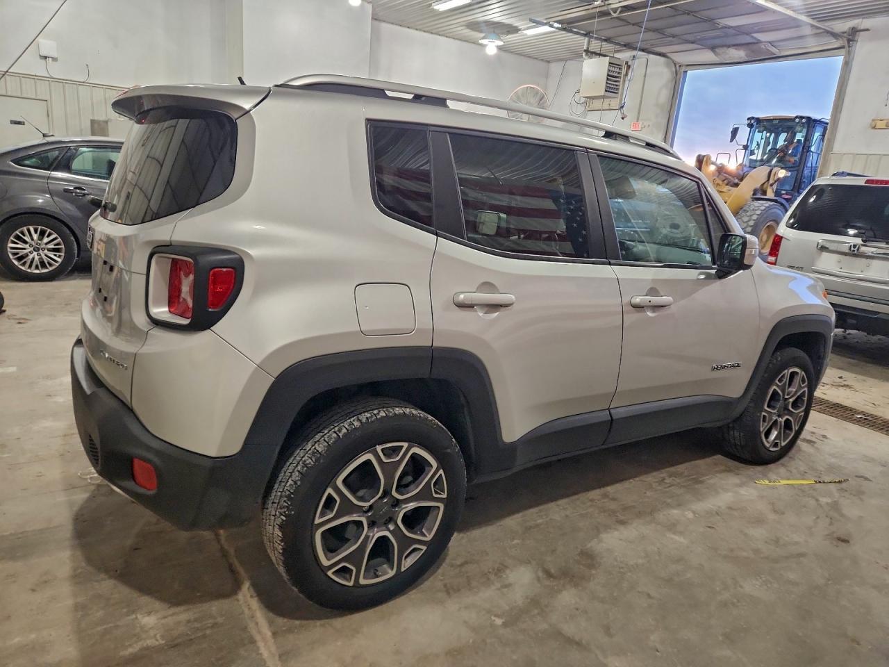 2015 Jeep Renegade Limited - Image 3