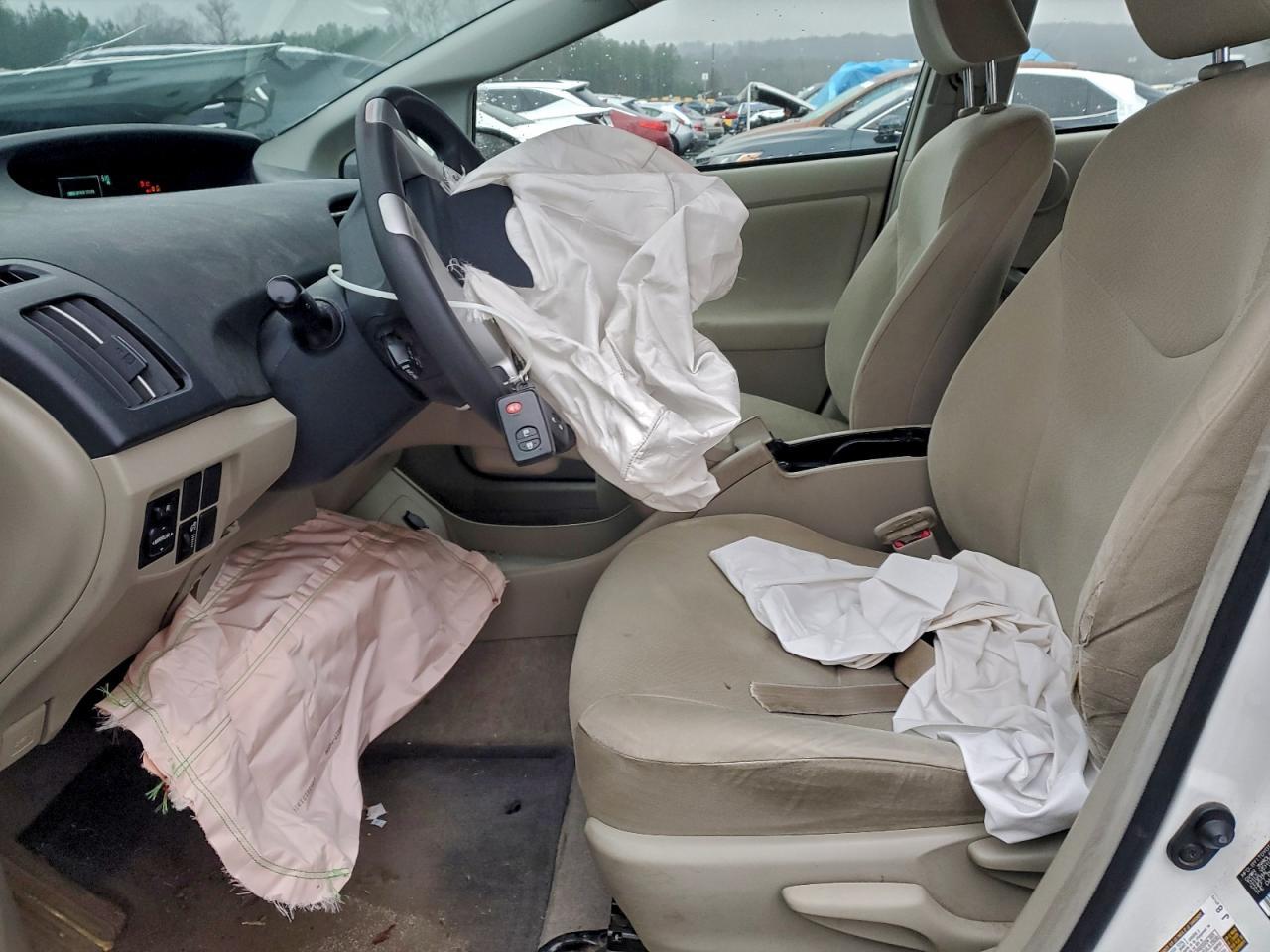 2010 Toyota Prius - Image 7