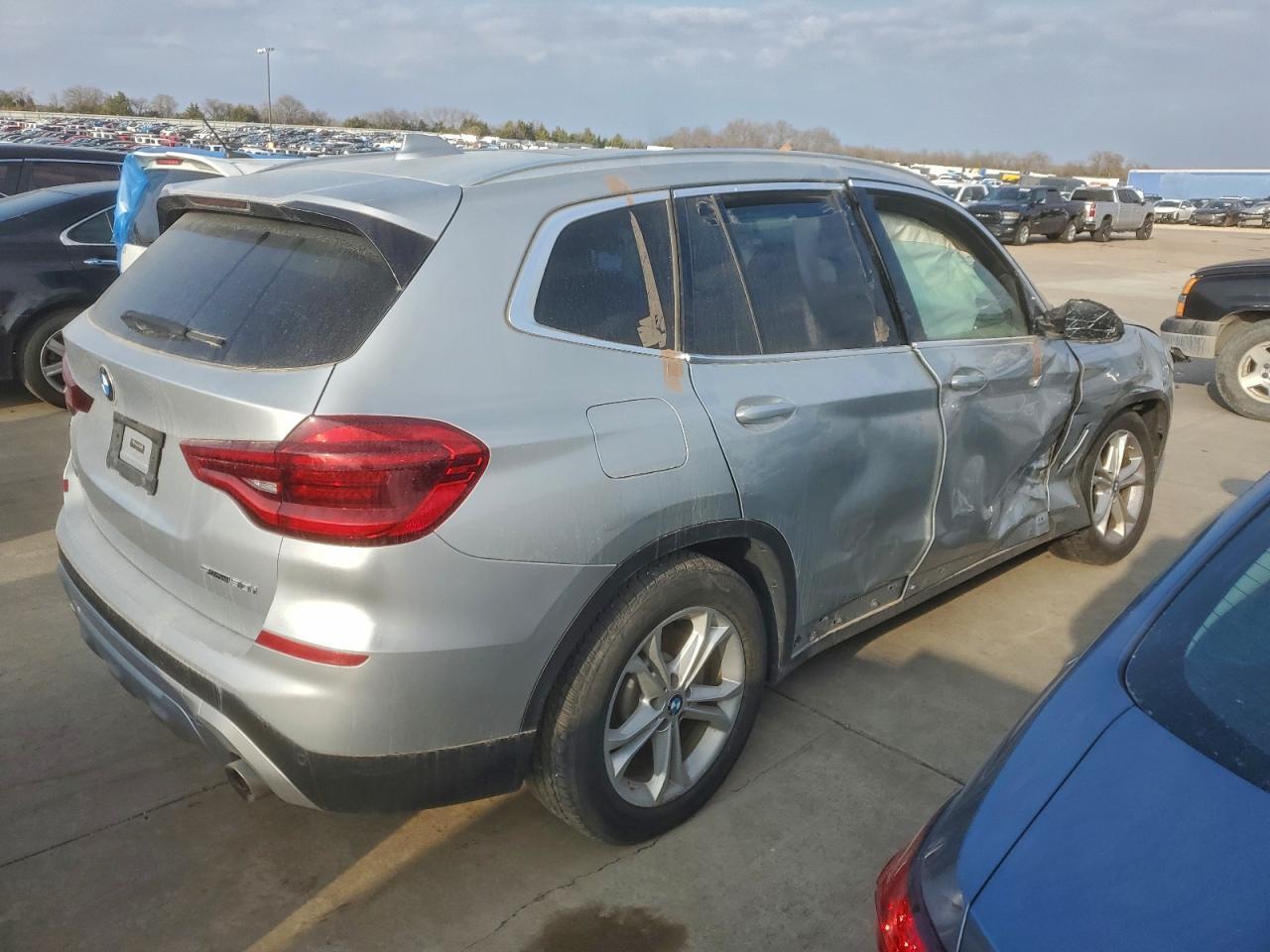 2020 BMW X3 Sdrive30I - Фото 3