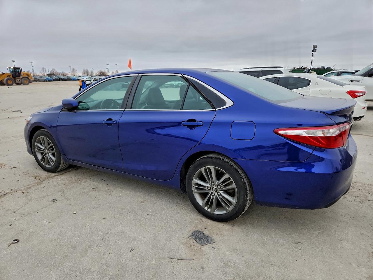 2016 Toyota Camry Le - Image 2