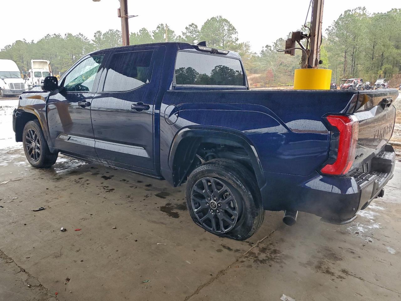 2023 Toyota Tundra Crewmax Platinum - Image 2
