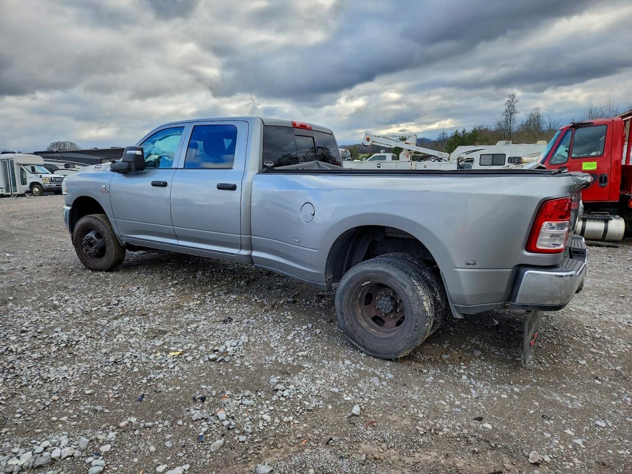 2024 Ram 3500 Tradesman - Фото 2