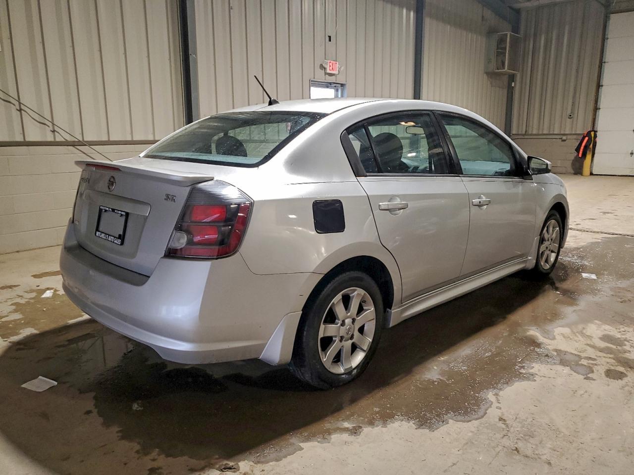 2010 Nissan Sentra 2.0 - Фото 3