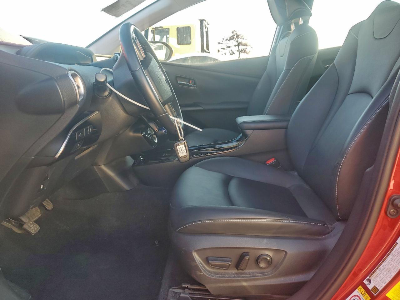 2021 Toyota Prius Prime Le - Фото 7