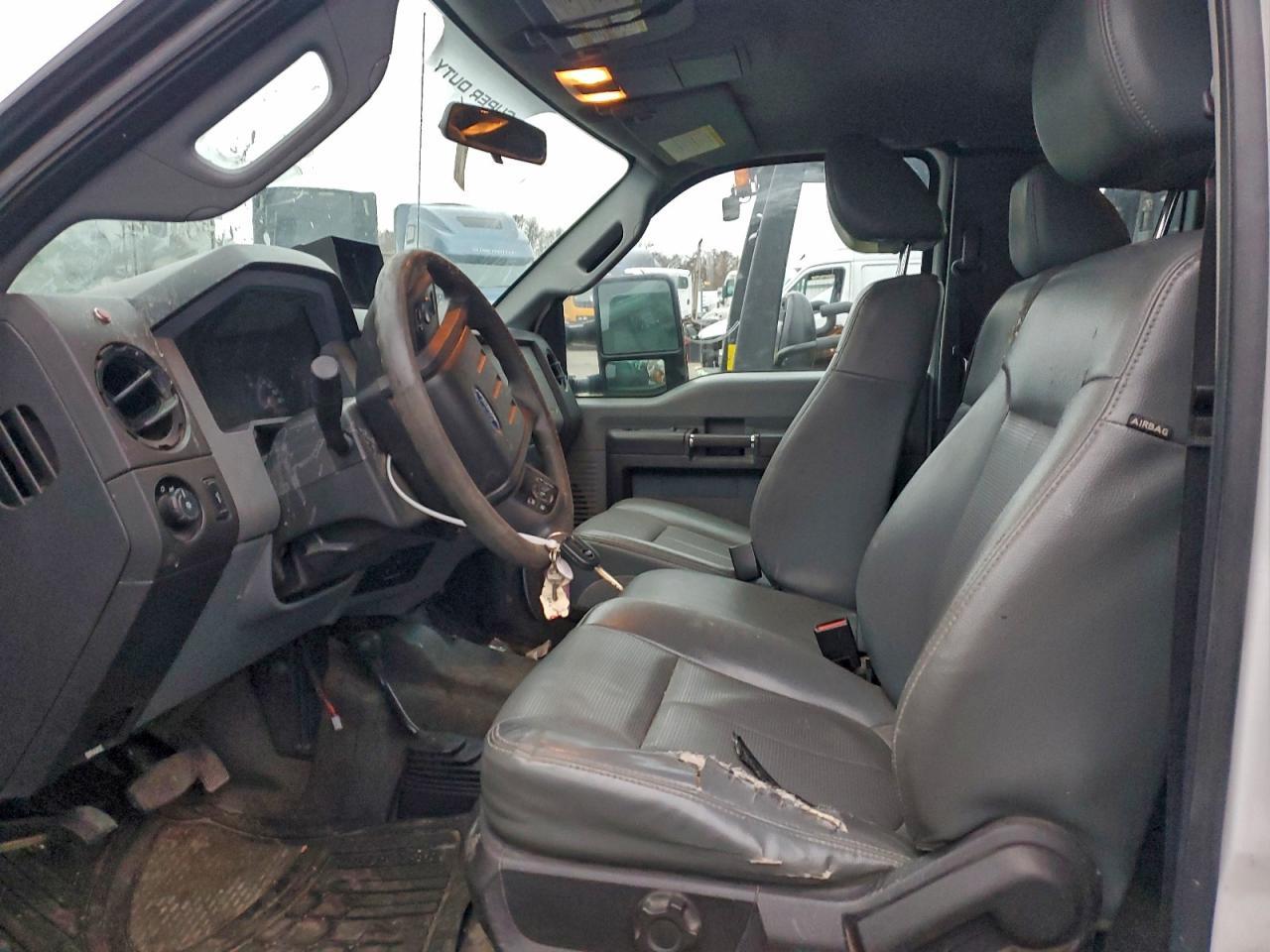 2016 Ford F550 Super Duty Dump Truck - Image 7