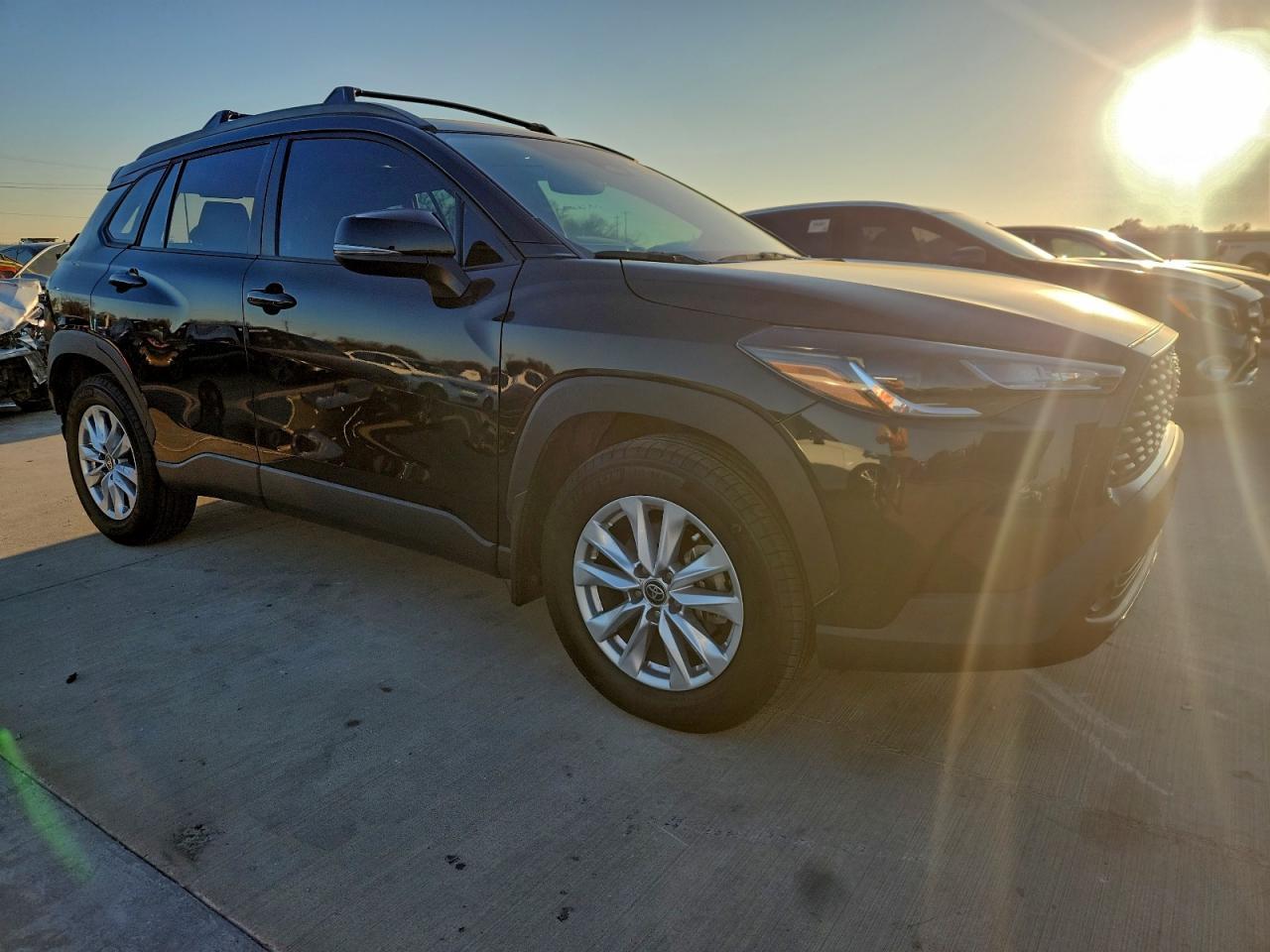 2025 Toyota Corolla Cross Le - Image 4