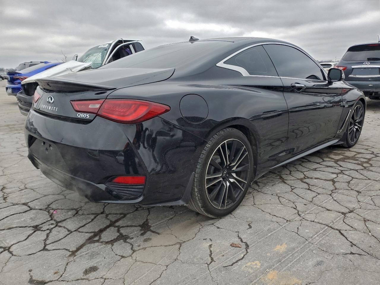 2018 Infiniti Q60 Luxe 300 - Фото 3