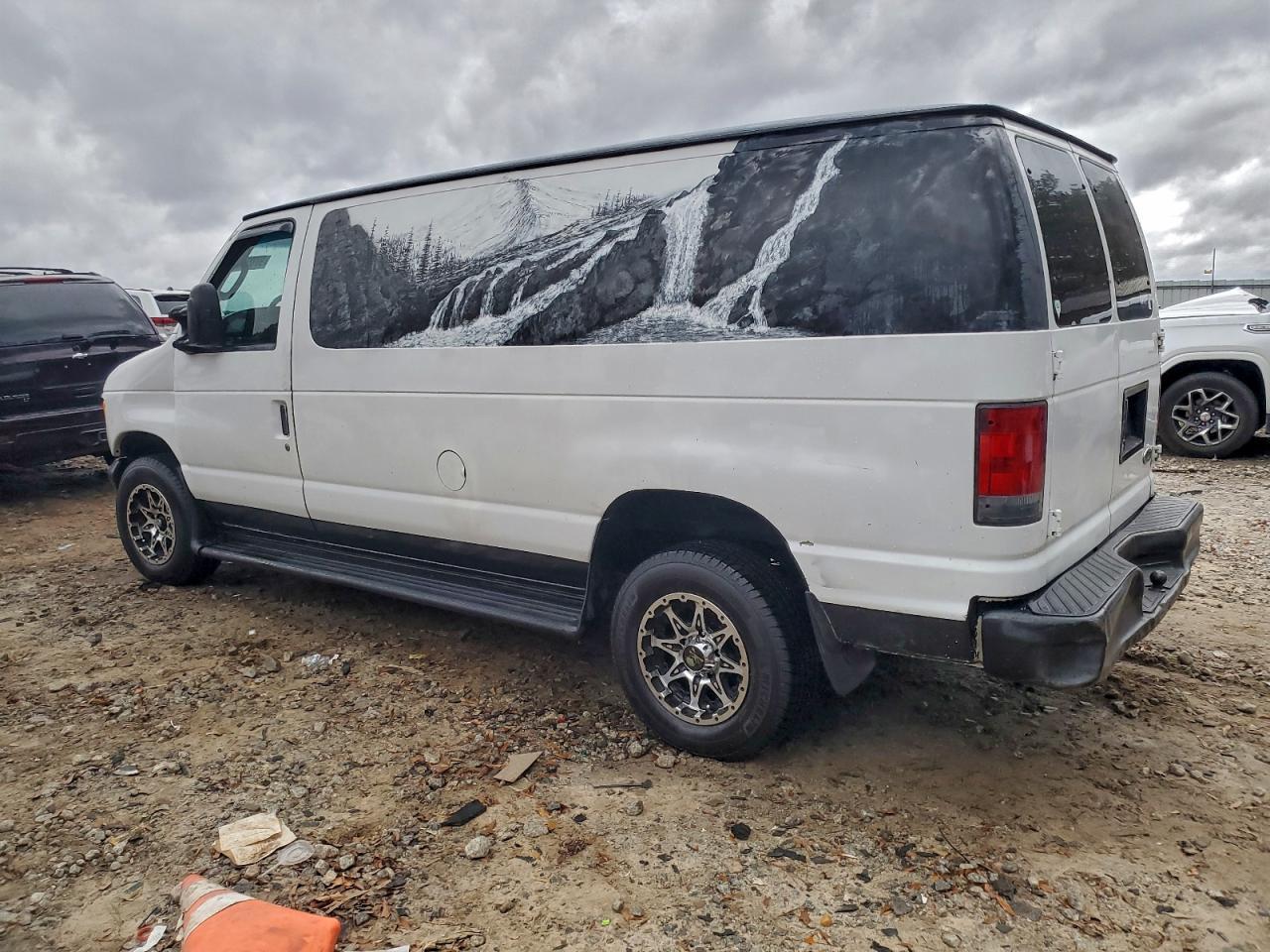 2006 Ford E150 Utility / Service Van - Image 2