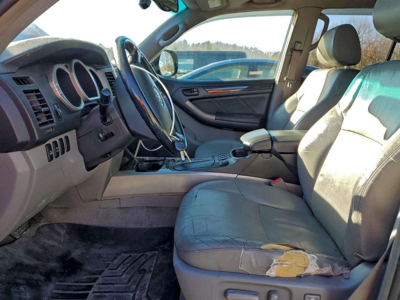 2004 Toyota 4Runner Limited - Image 7