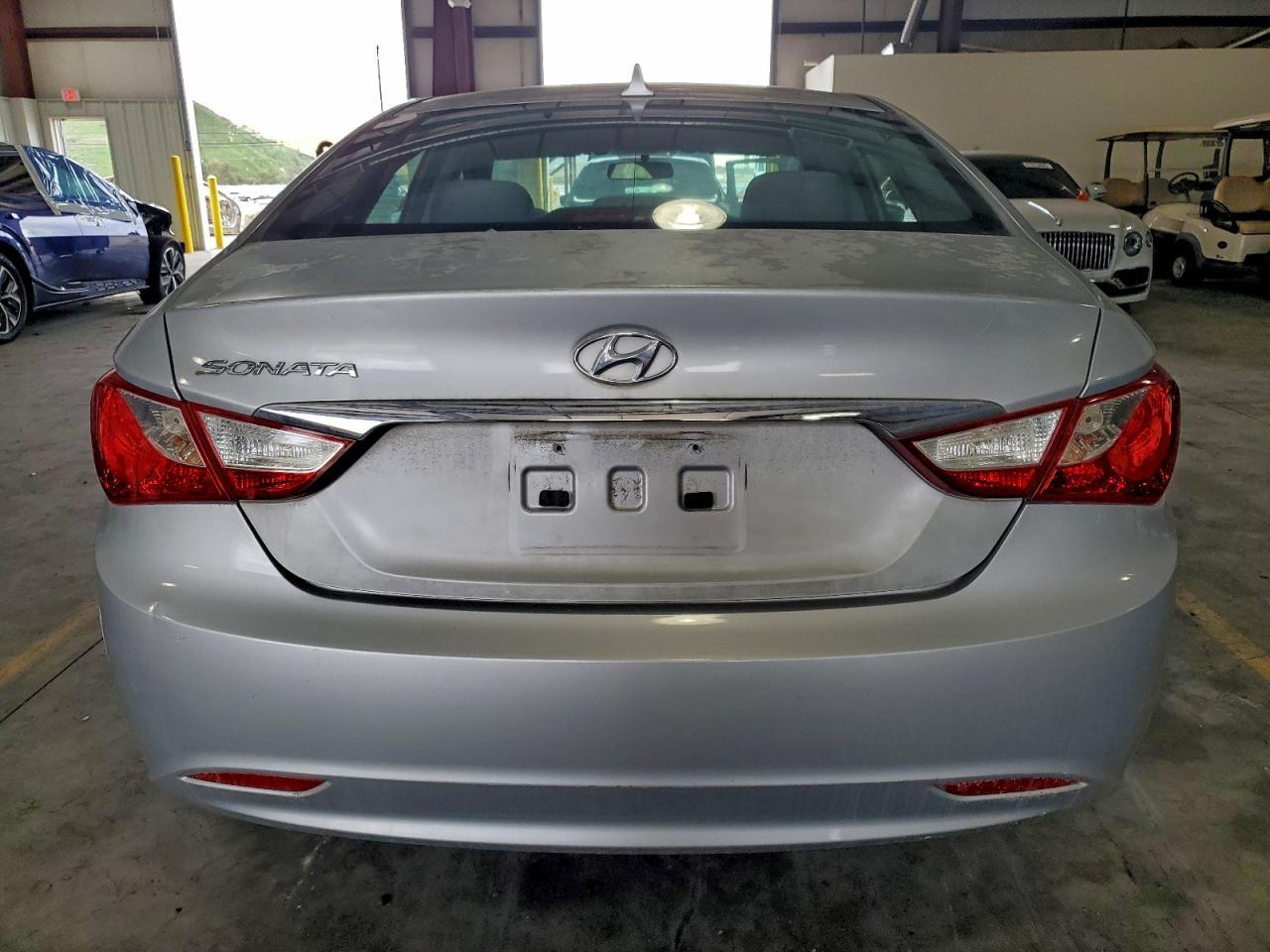 2011 Hyundai Sonata Gls - Image 6