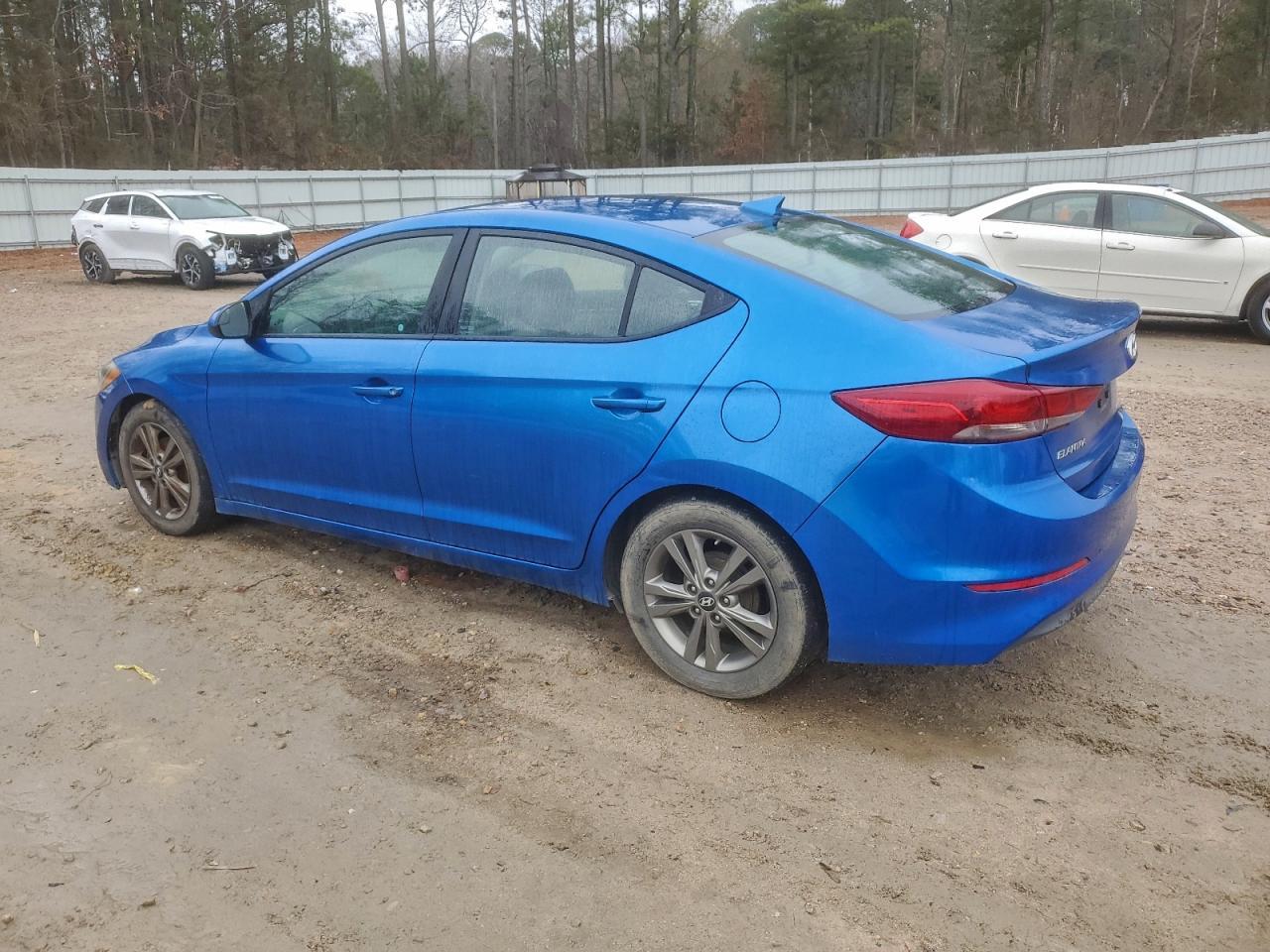 2017 Hyundai Elantra Se - Image 2