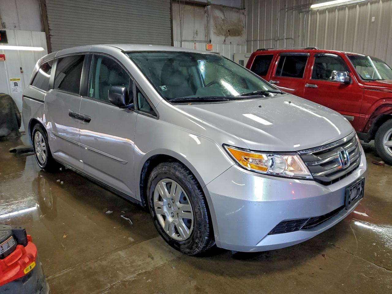 2011 Honda Odyssey Lx - Image 4