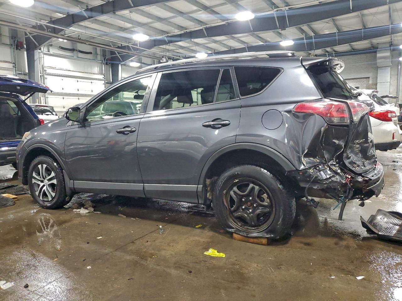 2016 Toyota Rav4 Le - Фото 2