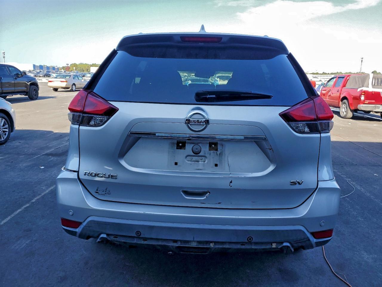 2019 Nissan Rogue S - Фото 6