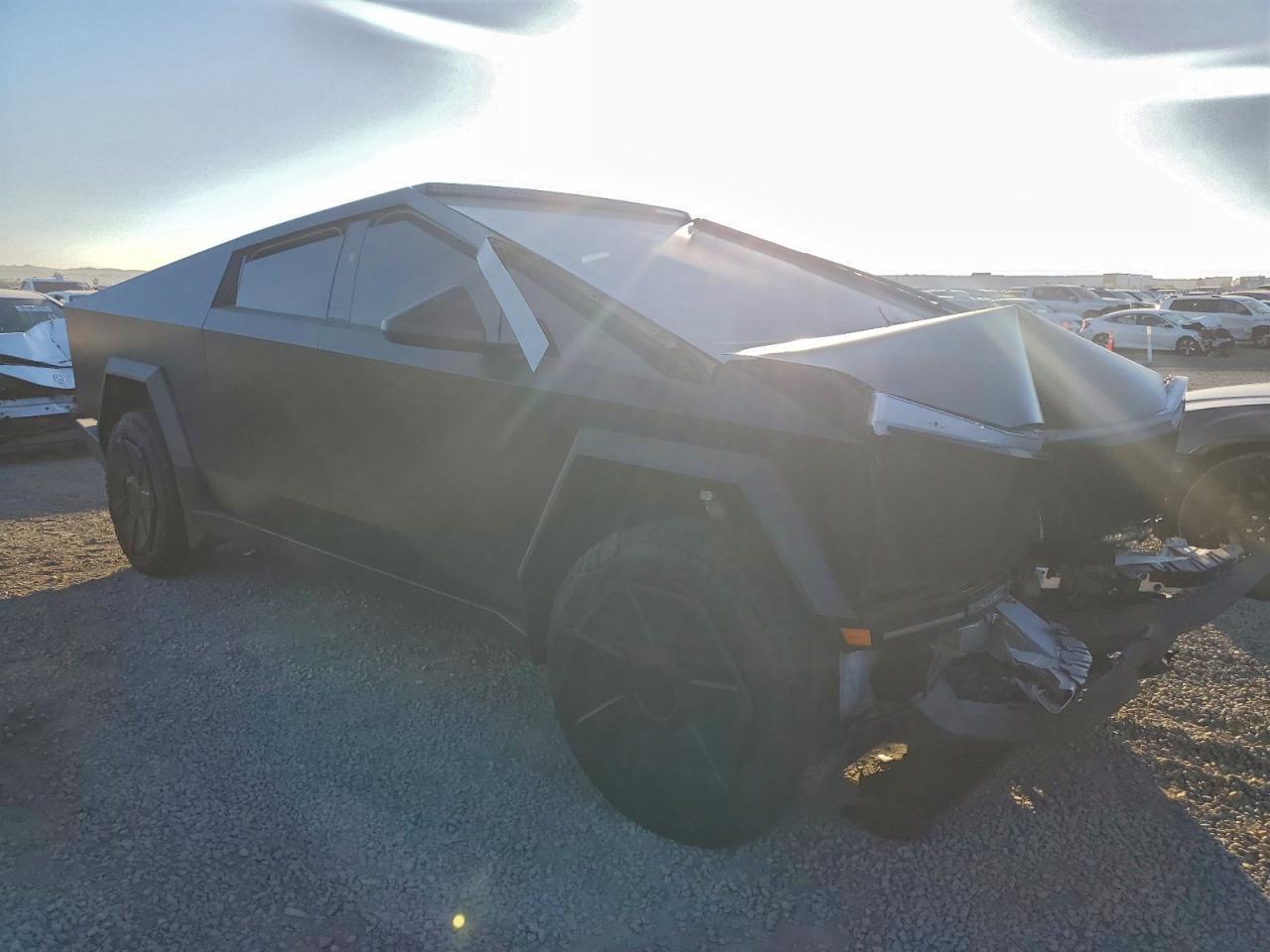 2024 Tesla Cybertruck - Image 4
