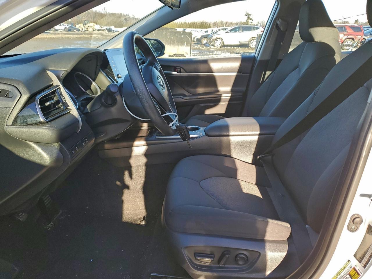 2022 Toyota Camry Le - Image 7