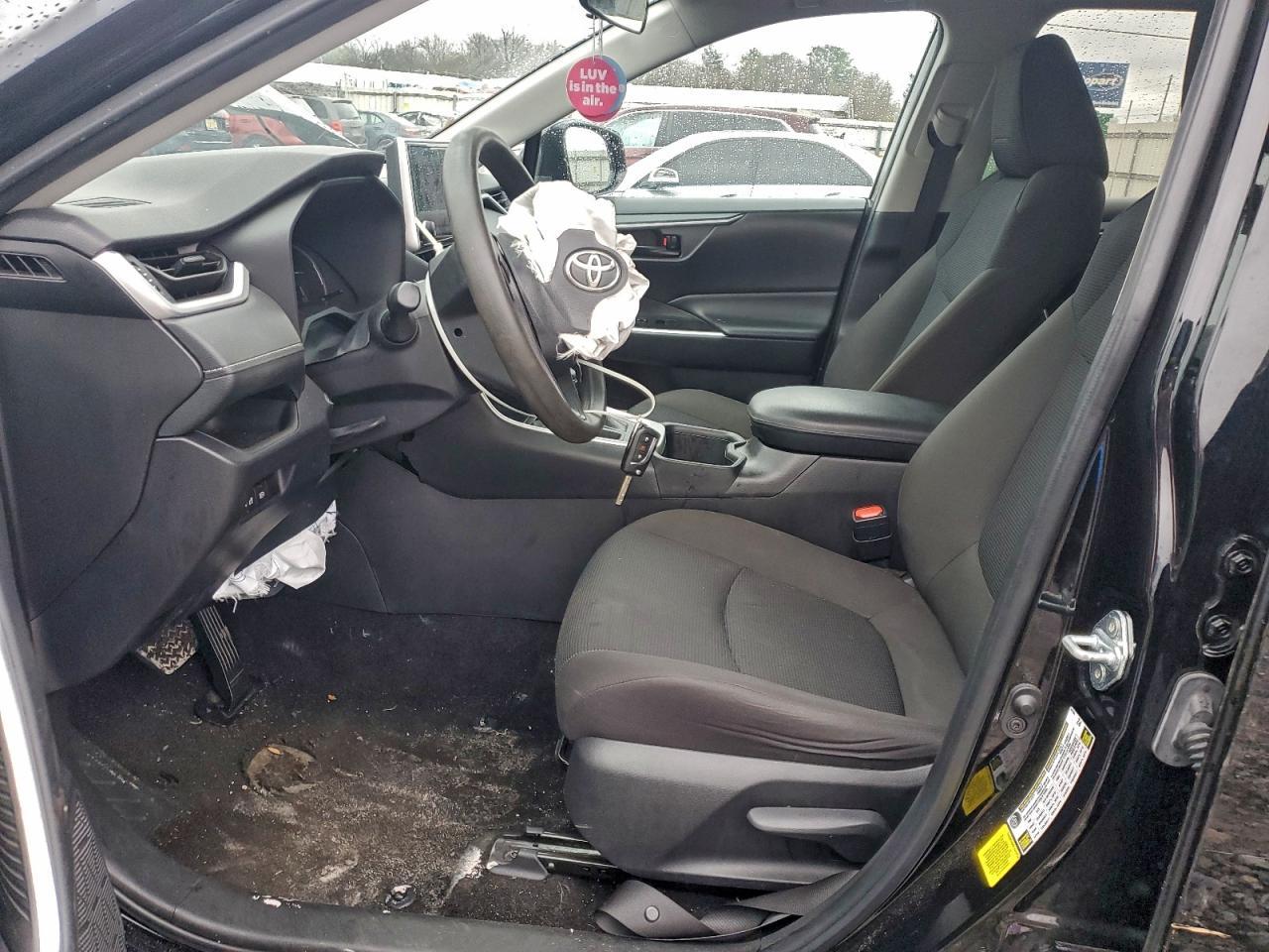 2024 Toyota Rav4 Le - Image 7