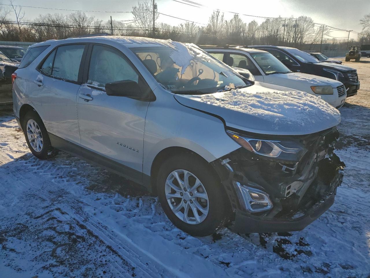 2020 Chevrolet Equinox Ls - Image 4