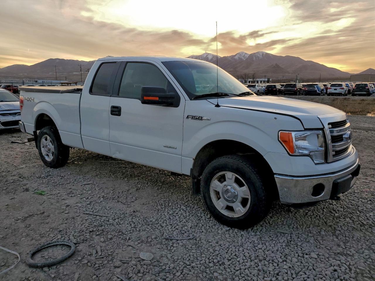 2013 Ford F150 Super Cab - Фото 4