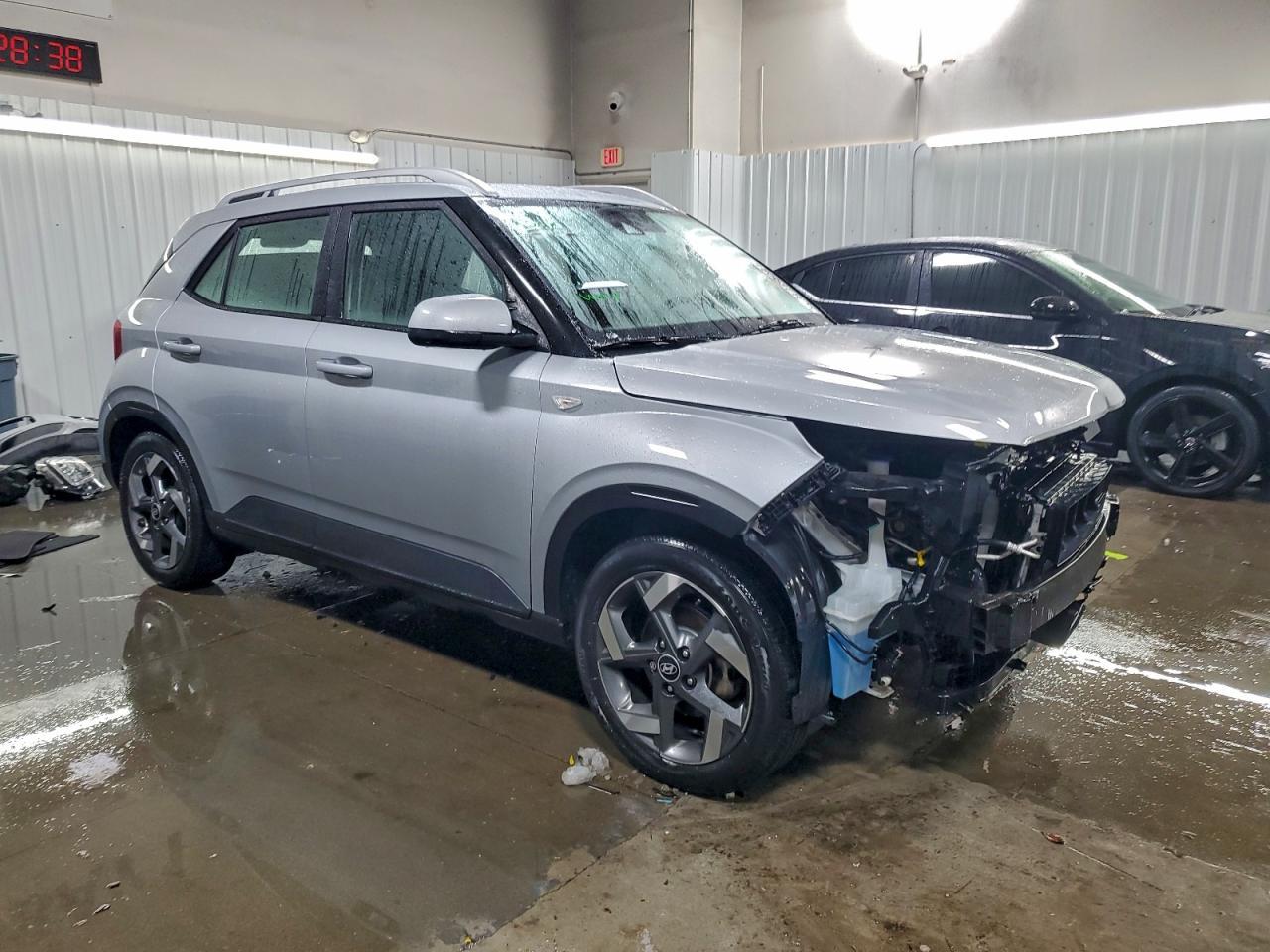 2022 Hyundai Venue Sel - Image 4