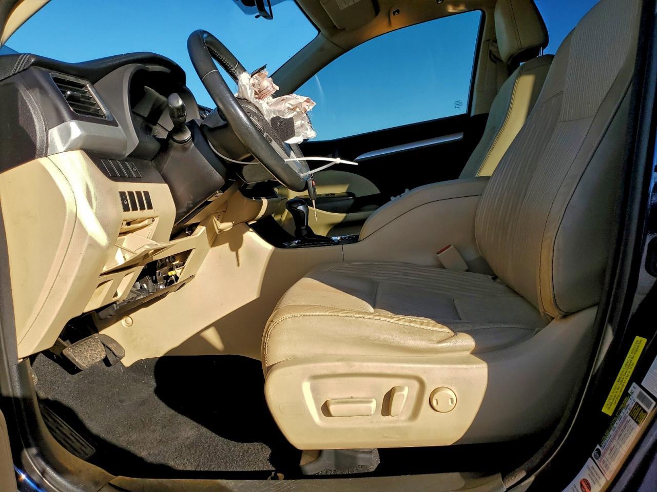 2014 Toyota Highlander Le - Image 7