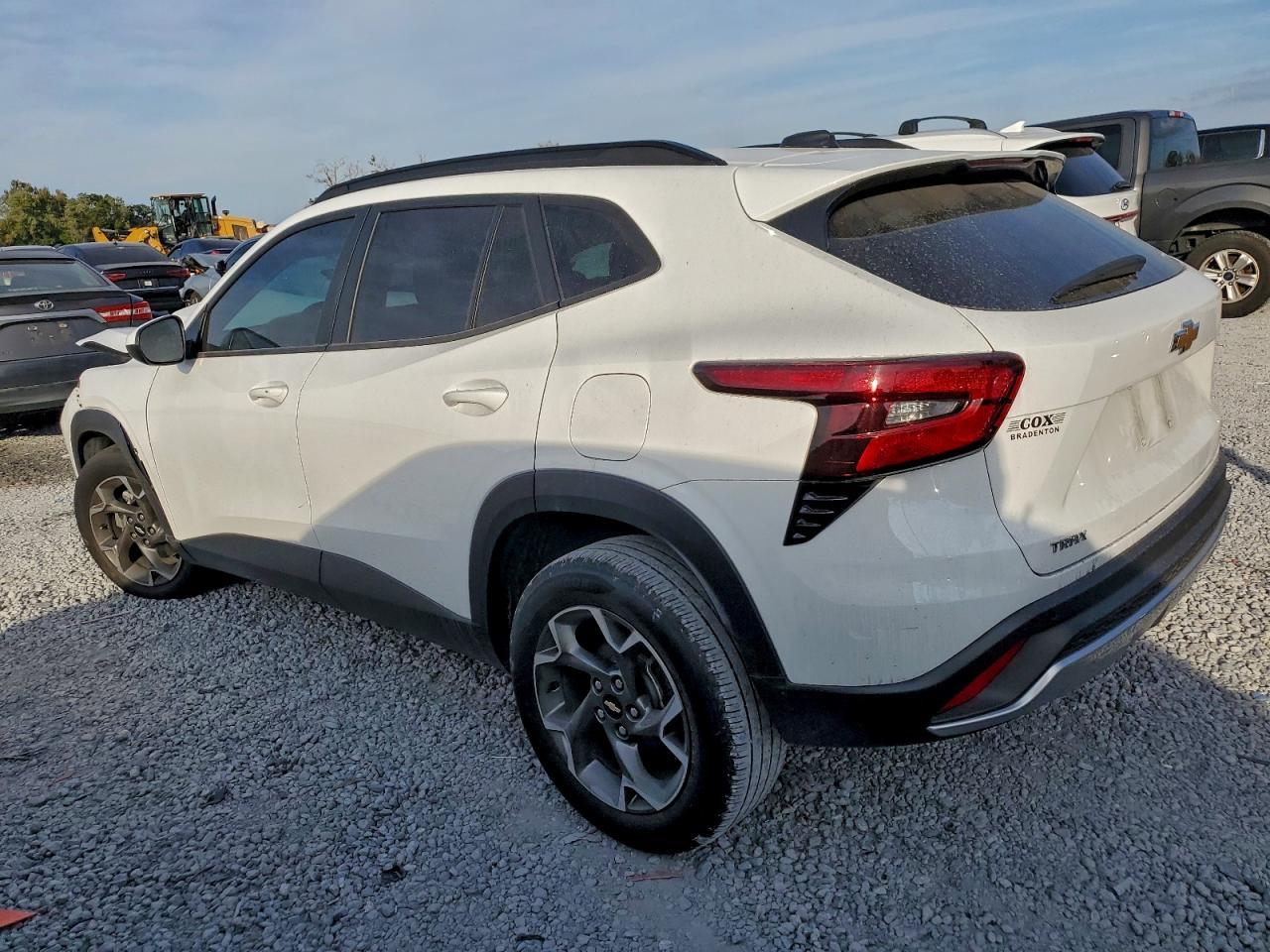 2025 Chevrolet Trax 1Lt - Фото 2