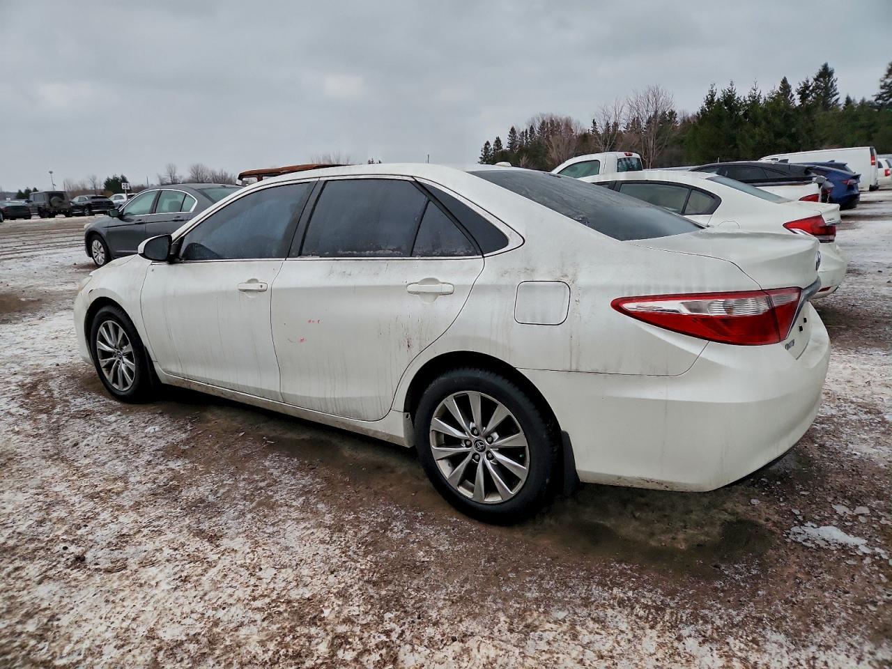 2015 Toyota Camry Le - Image 2