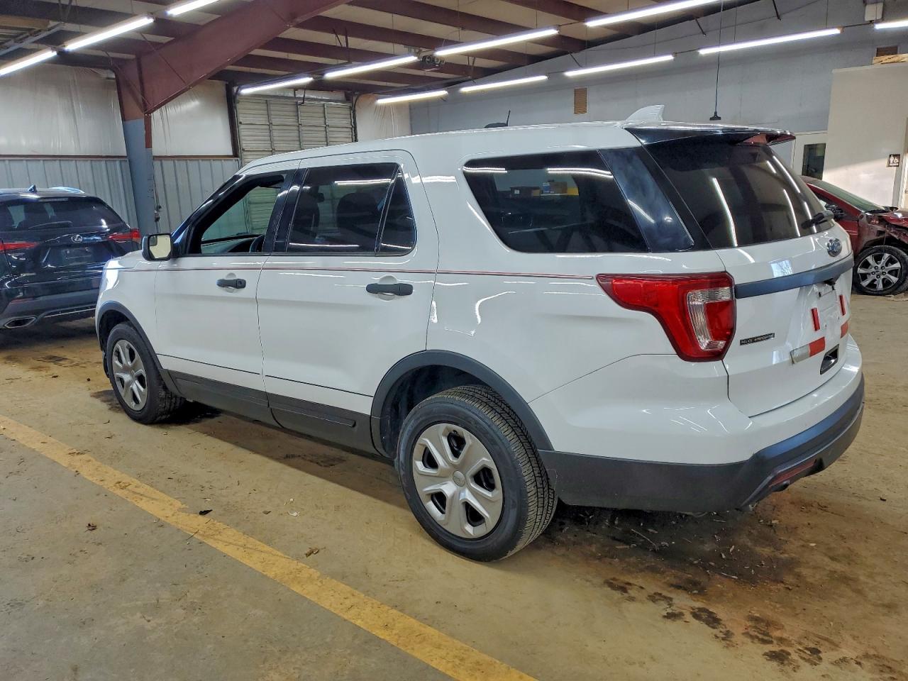 2017 Ford Explorer Police Interceptor - Фото 2