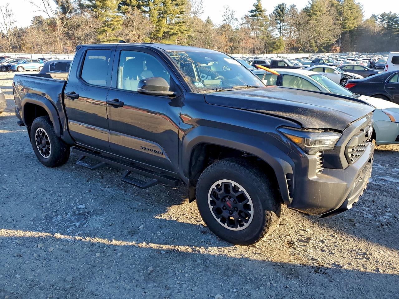 2024 Toyota Tacoma Double Cab - Image 4