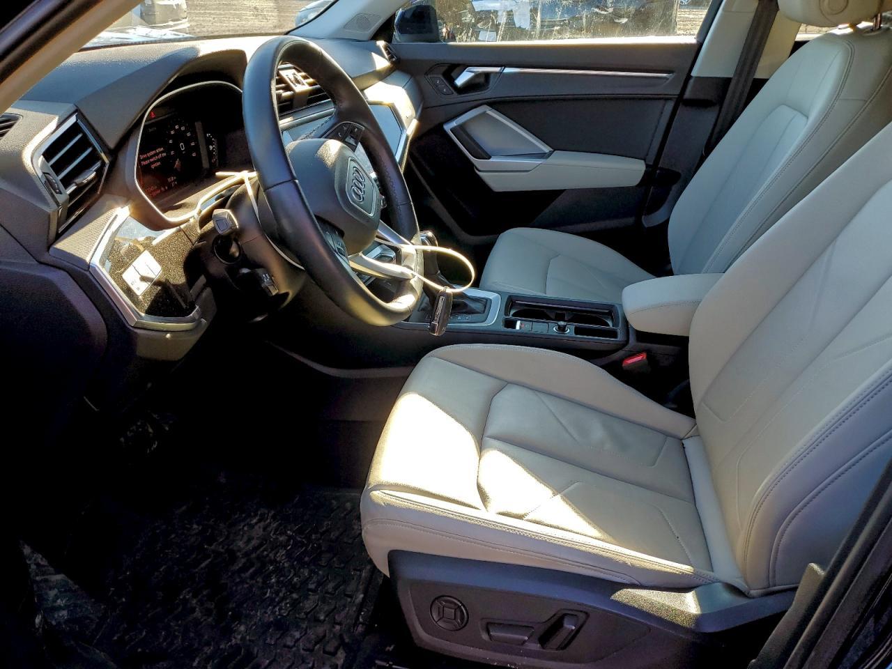 2022 Audi Q3 Premium Plus 40 - Фото 7