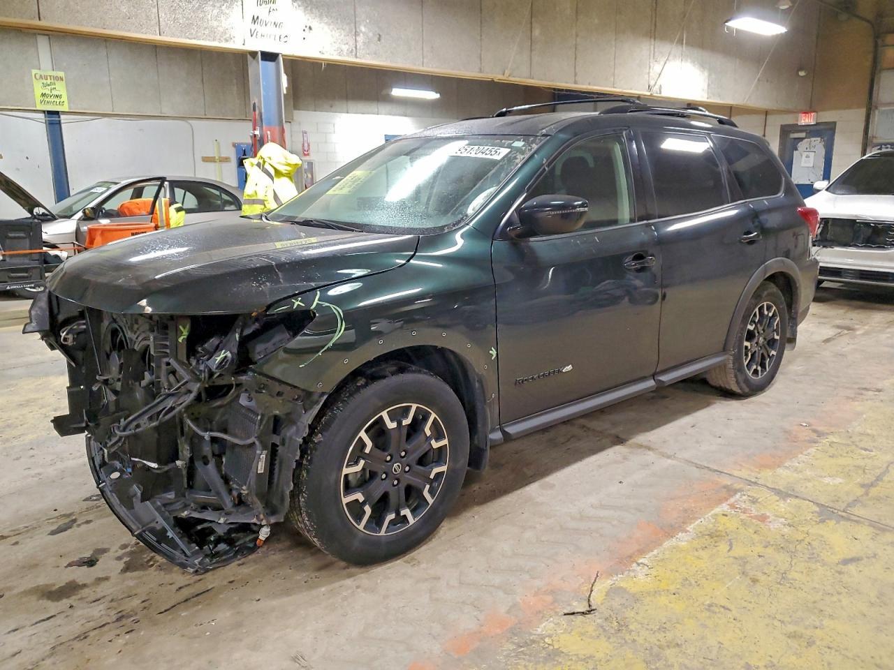 2020 Nissan Pathfinder Sv