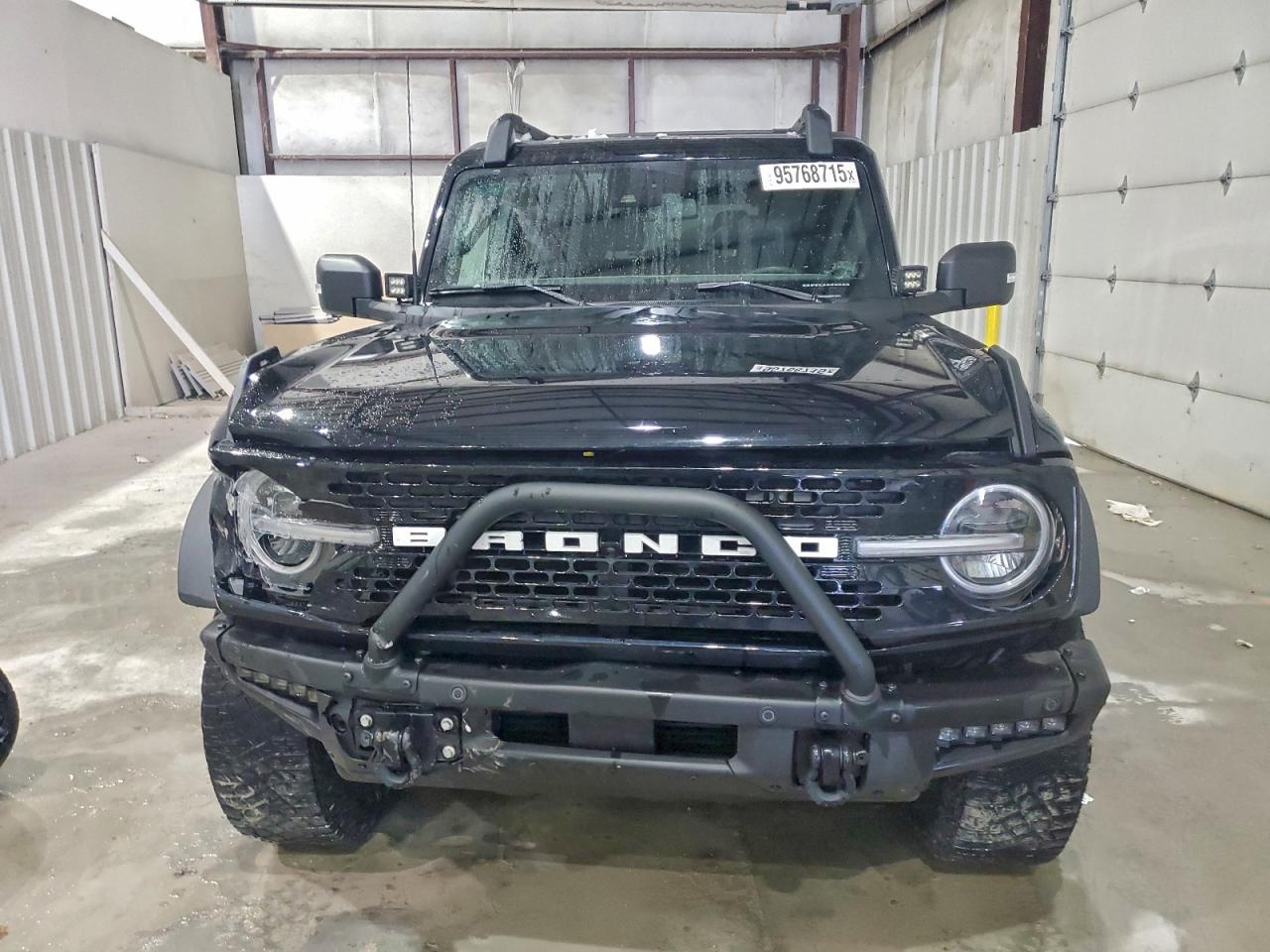 2022 Ford Bronco Base - Image 5