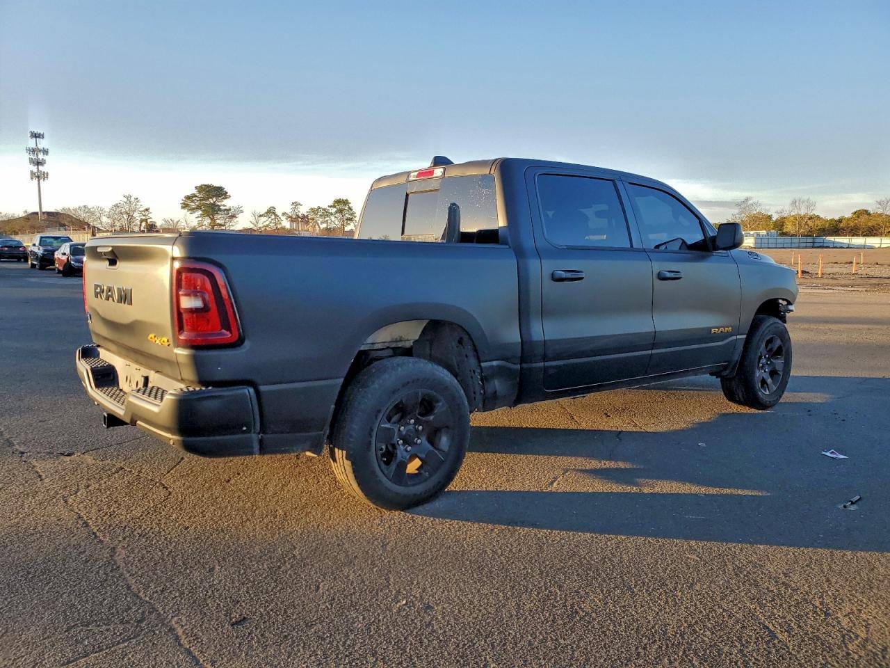 2025 Ram 1500 Tradesman - Фото 3
