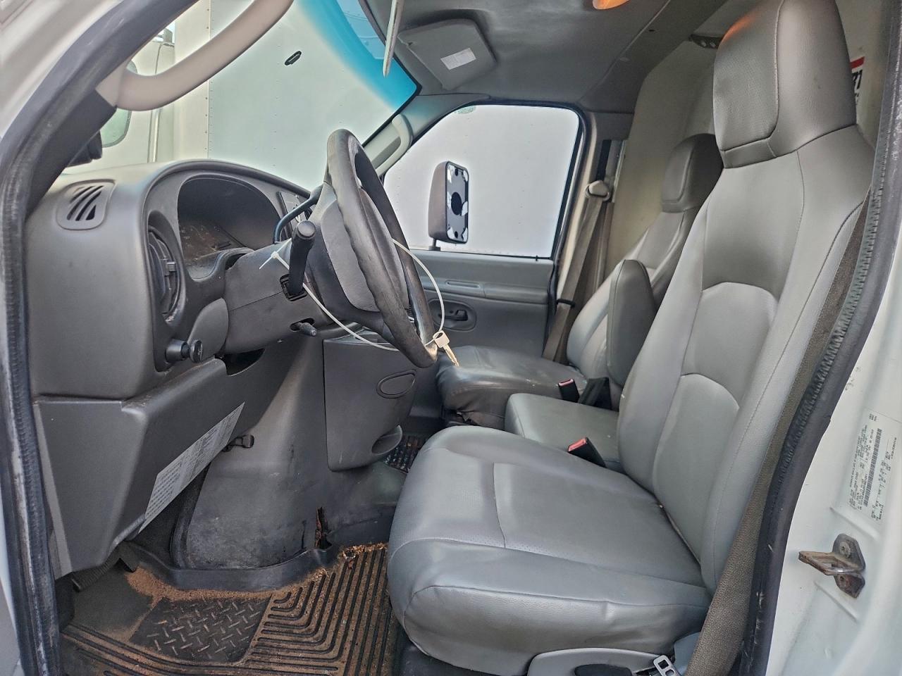 2008 Ford E 450 Box Truck - Image 7
