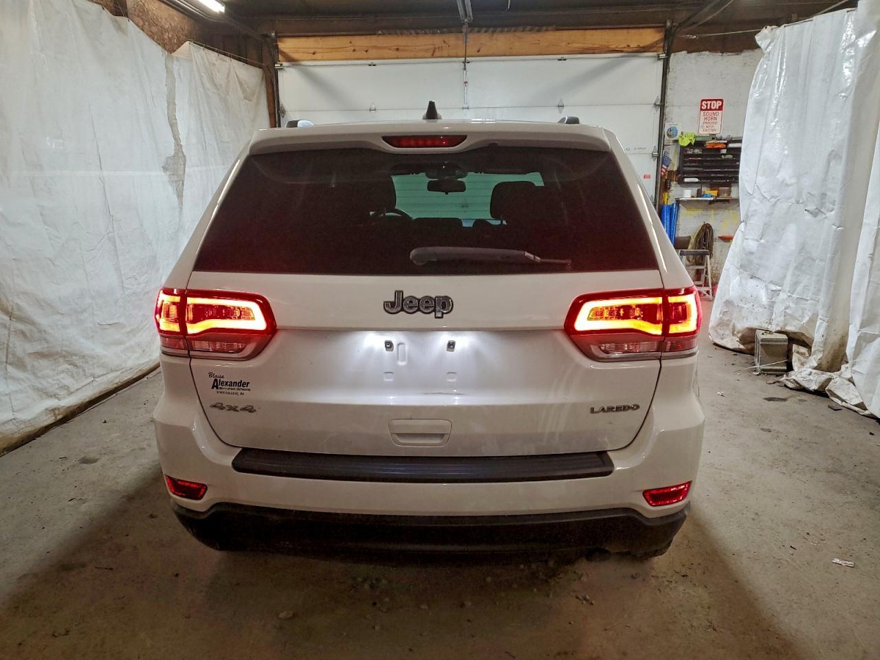 2015 Jeep Grand Cherokee Laredo - Image 6