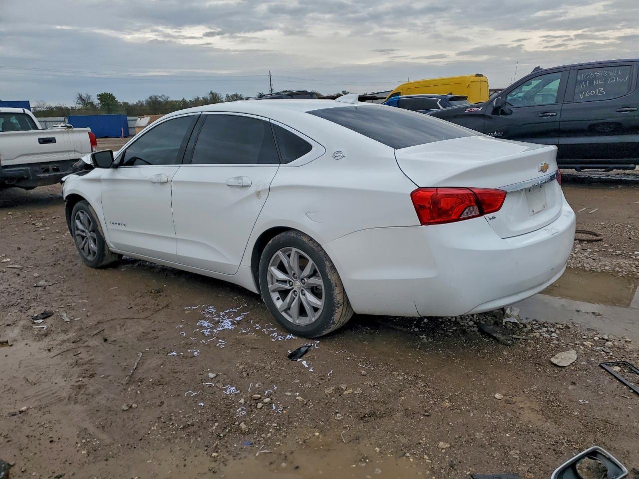 2018 Chevrolet Impala Lt - Фото 2