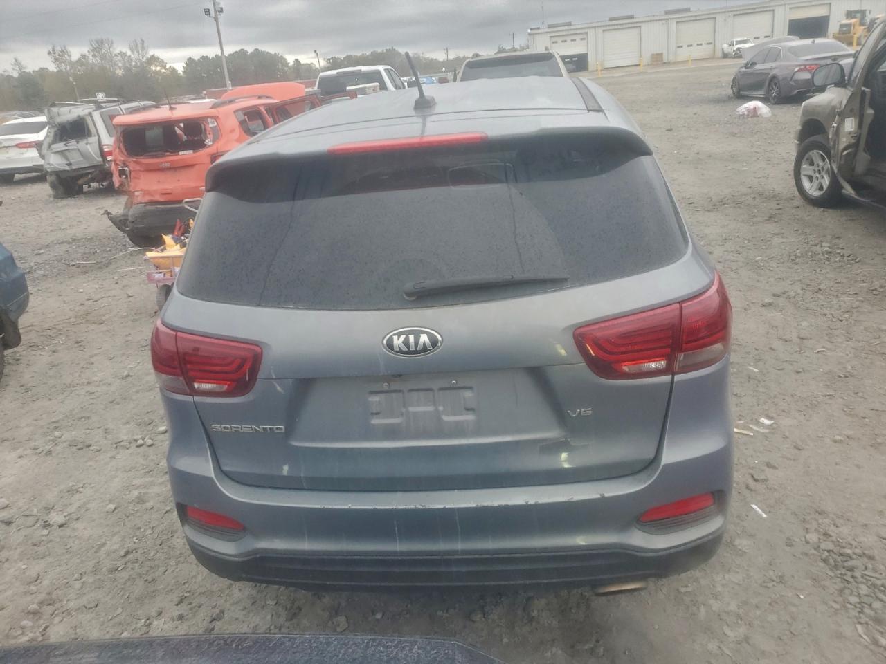 2020 Kia Sorento S - Image 6
