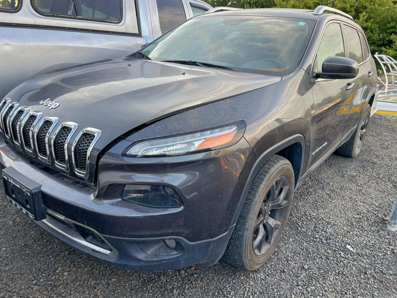 2017 Jeep Cherokee Latitude - Image 2