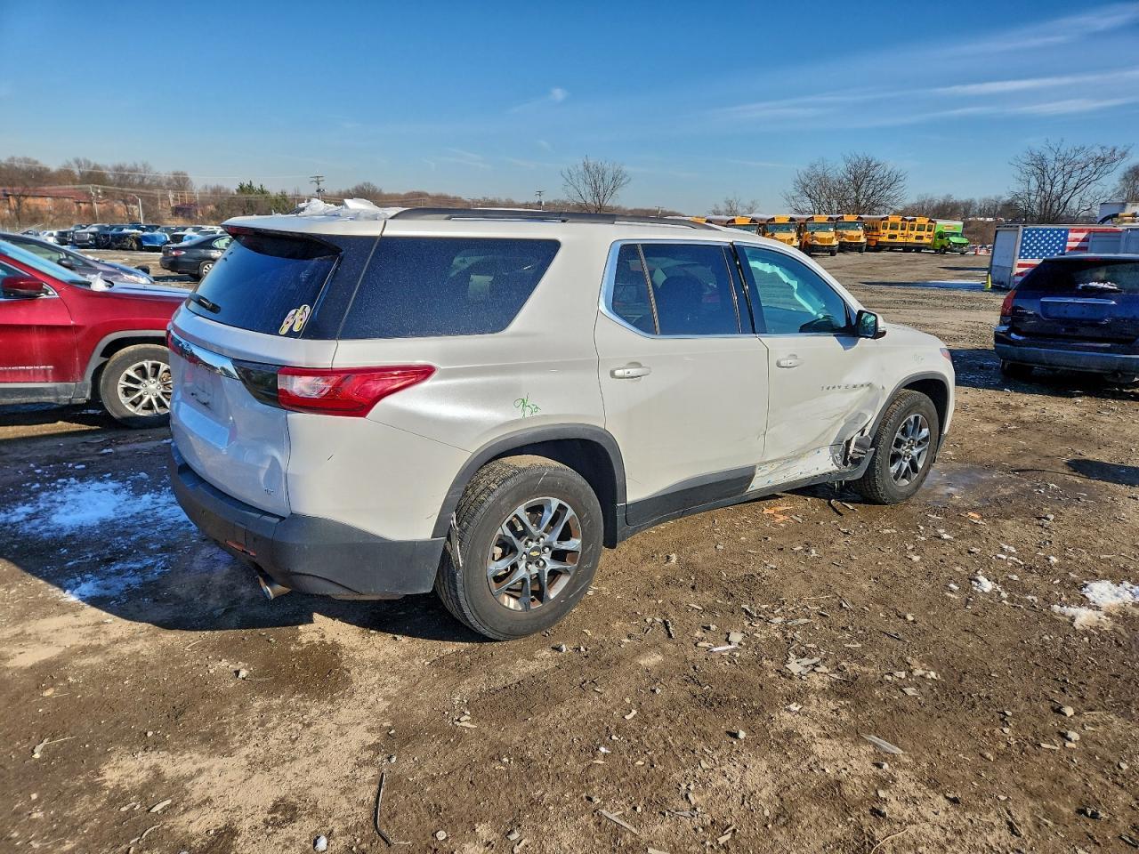 2019 Chevrolet Traverse Lt - Image 3