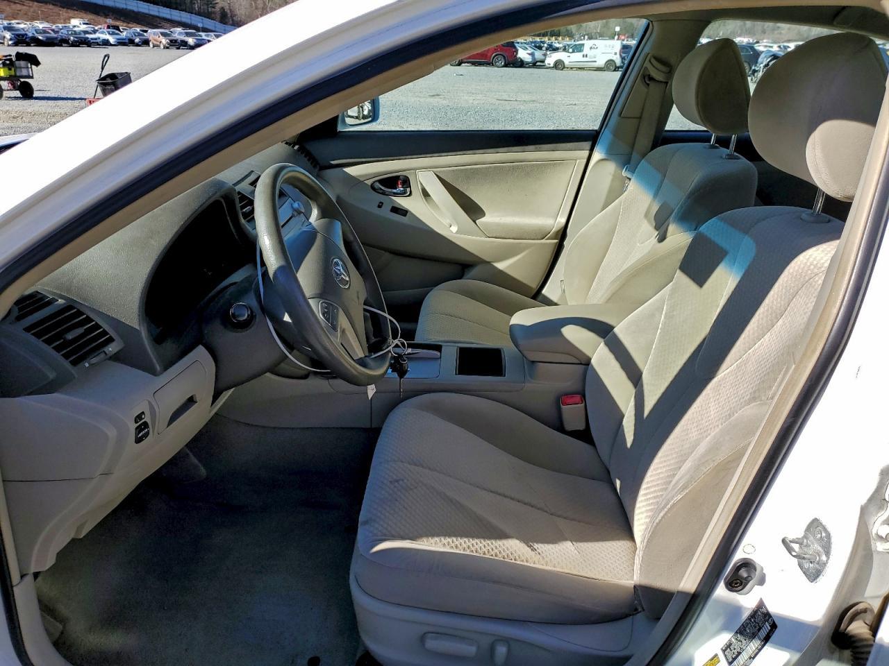 2007 Toyota Camry Le - Image 7