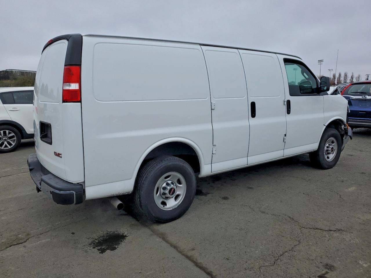 2024 GMC Savana Delivery Van - Фото 3