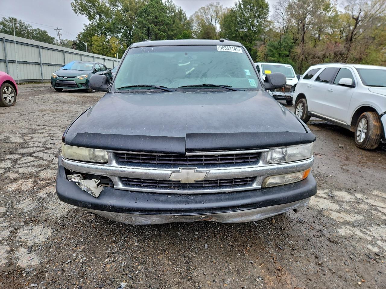 2003 Chevrolet Suburban C1500 - Image 5