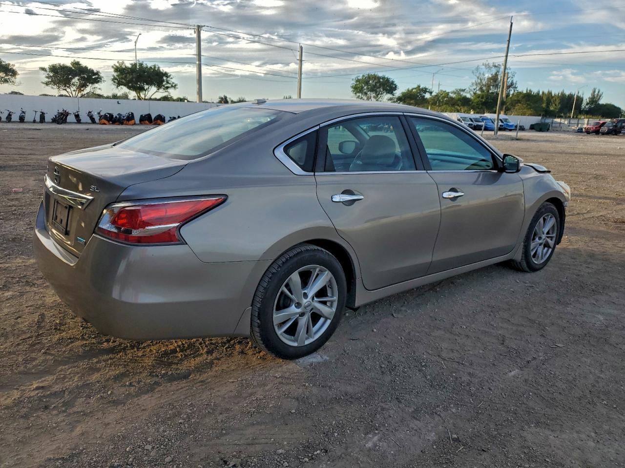 2014 Nissan Altima 2.5 - Фото 3