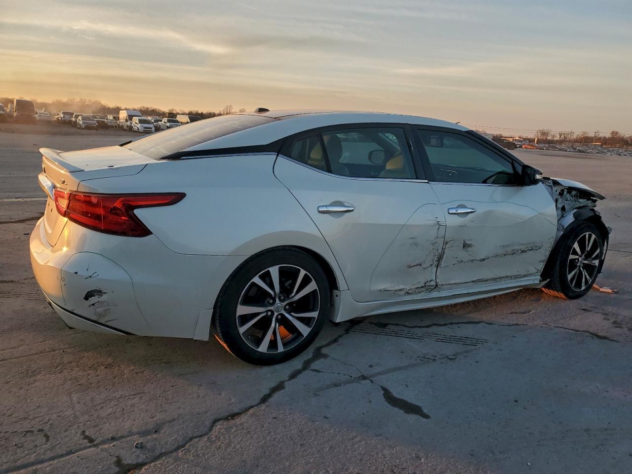 2017 Nissan Maxima 3.5S - Image 3
