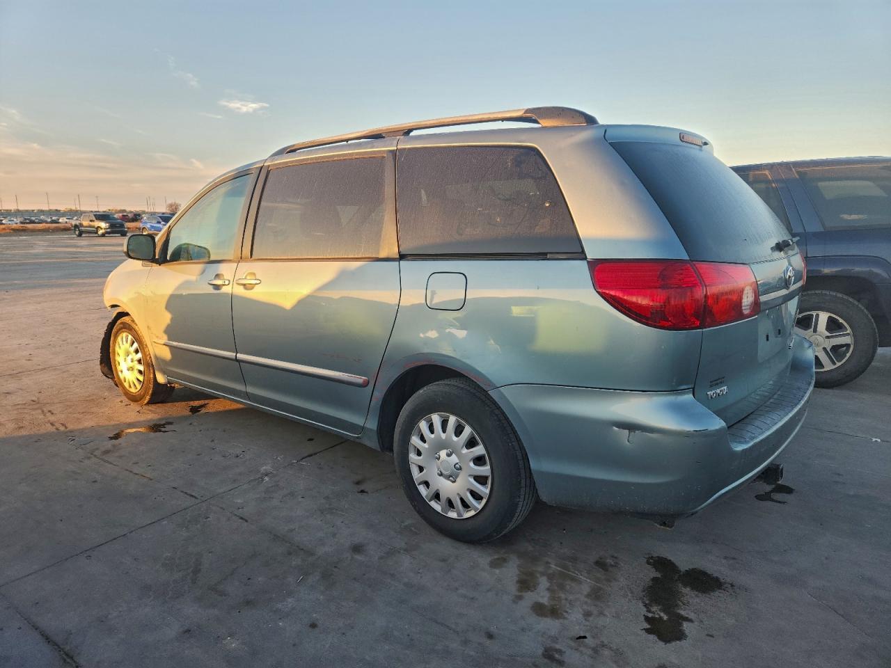 2009 Toyota Sienna Ce - Фото 2